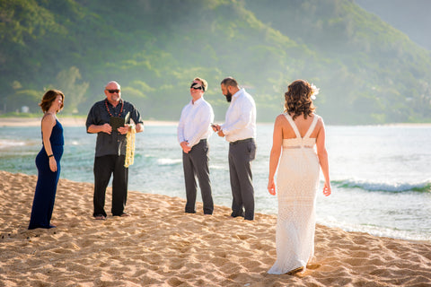 A "First Look" Photoshoot | Hawaii Beach Weddings & Elopements | Married with Aloha, LLC