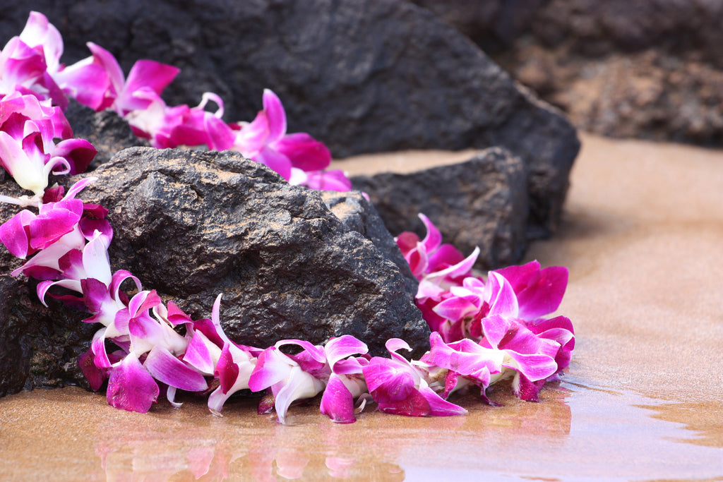 Hawaiian Leis for Guests | Hawaii Beach Weddings & Elopements | Married with Aloha, LLC