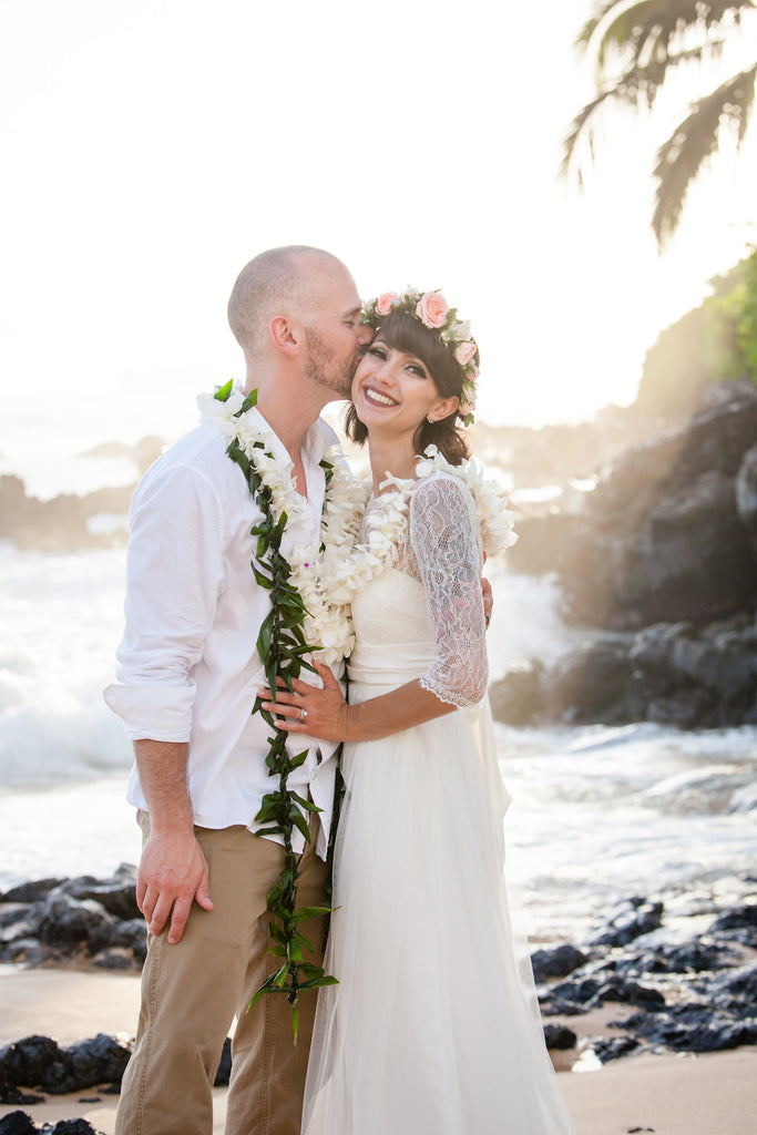 Traditional Hawaiian Haku Head Lei or Crown of Flowers Married with Aloha, Hawaii Traditional Hawaiian Haku Head Lei or Crown of Flowers Married with Aloha, Hawaii