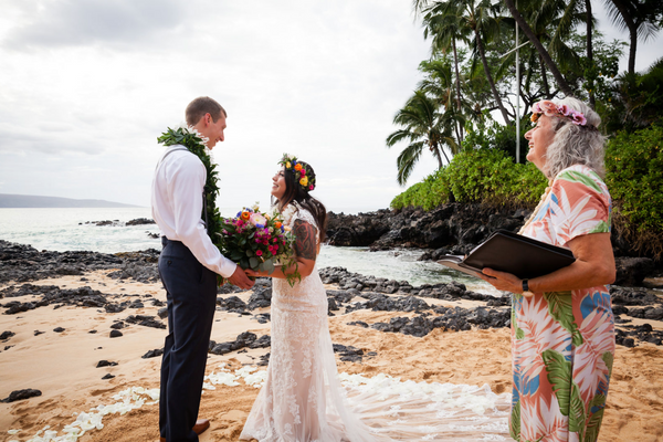 A Fairy Tale Wedding Package in Hawaii | Hawaii Beach Weddings ...